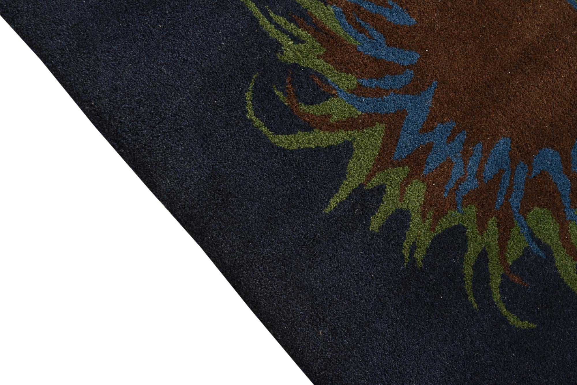 7' 6 x 7' 7 Luna Square Rug