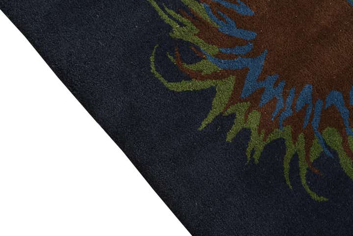 7' 6 x 7' 7 Luna Square Rug