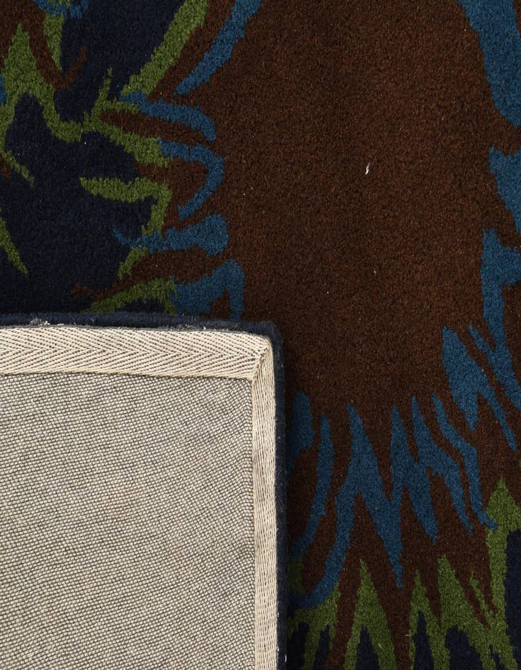 Detail image of 7' 6 x 7' 6 Luna Square Rug