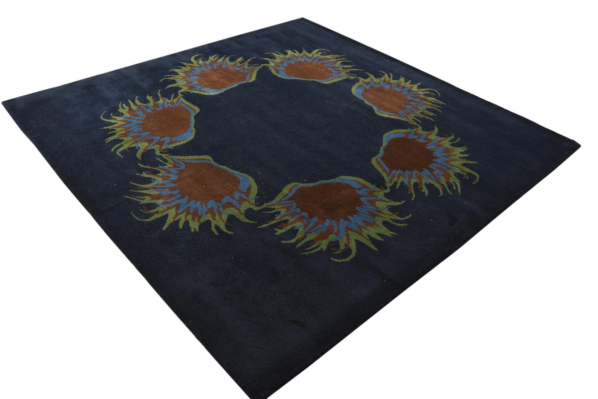 7' 6 x 7' 7 Luna Square Rug