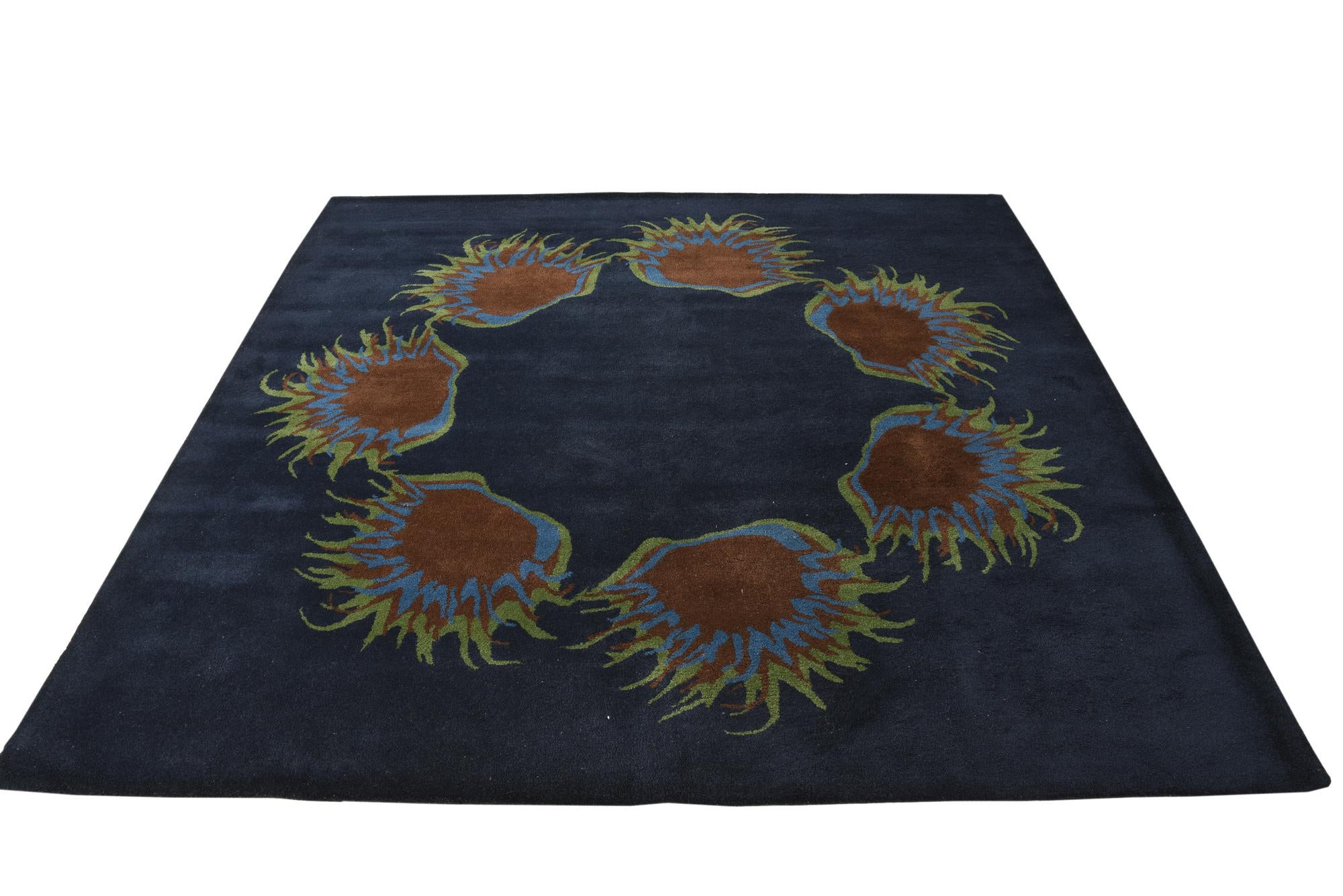 7' 6 x 7' 7 Luna Square Rug