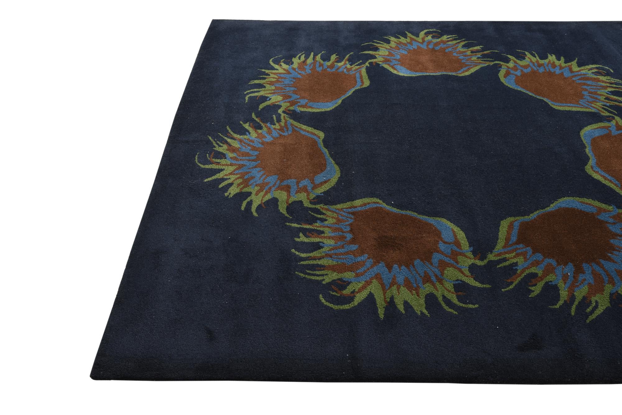 7' 6 x 7' 7 Luna Square Rug