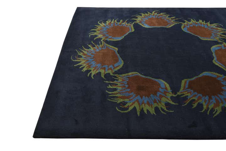 7' 6 x 7' 7 Luna Square Rug