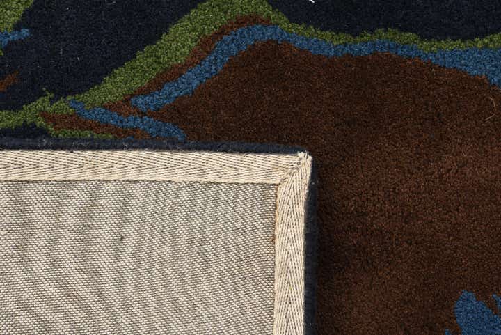 7' 6 x 7' 7 Luna Square Rug