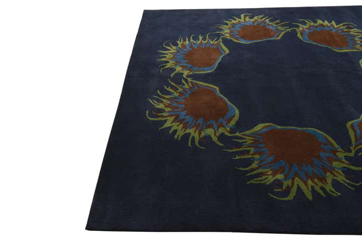 7' 5 x 7' 7 Luna Square Rug