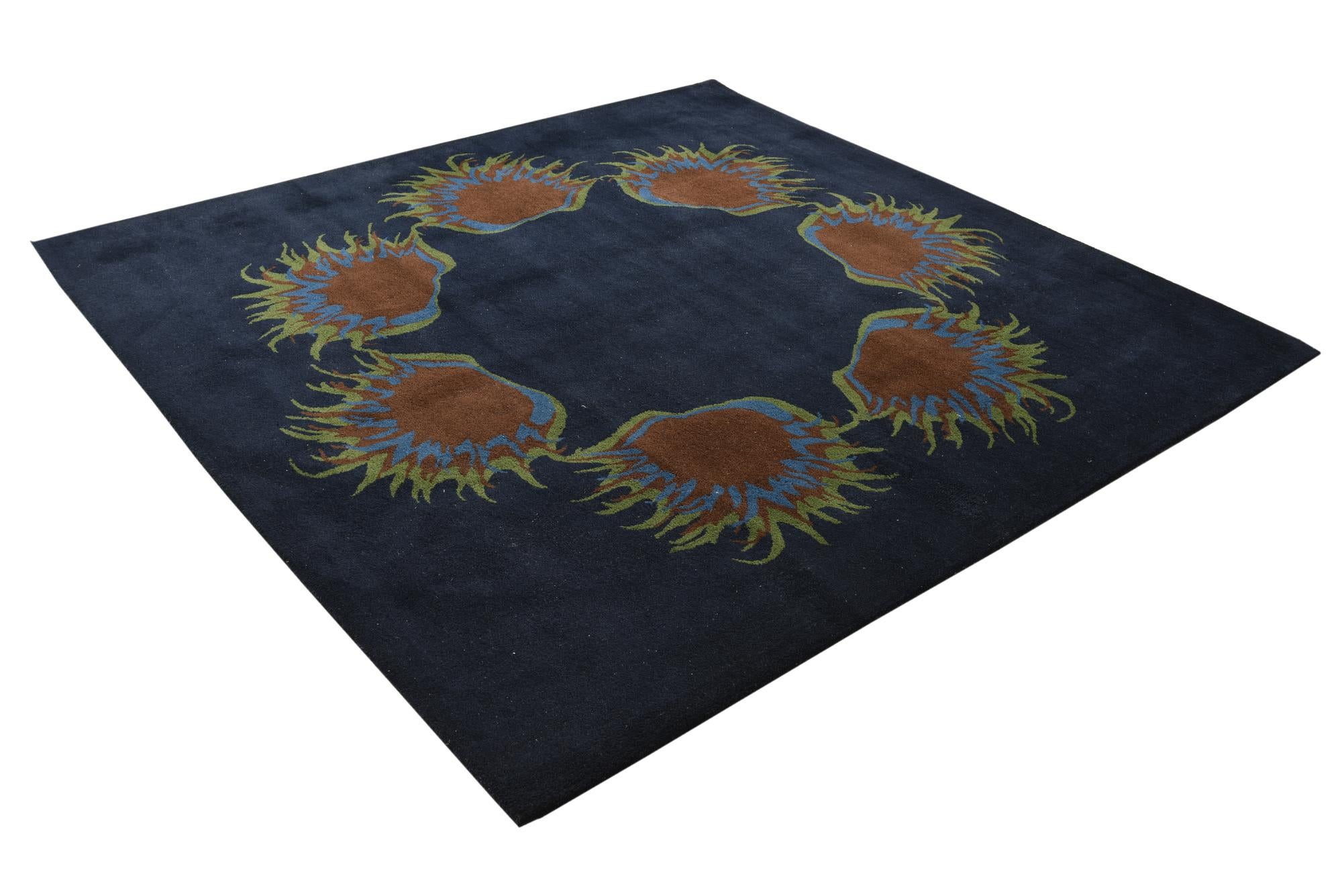 7' 6 x 7' 7 Luna Square Rug