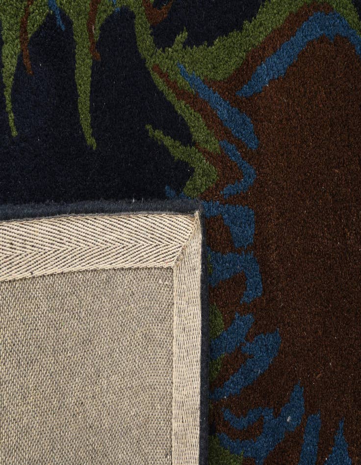 Detail image of 7' 6 x 7' 7 Luna Square Rug