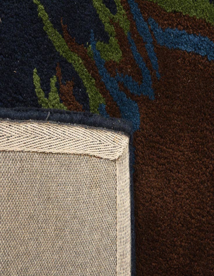 Detail image of 7' 3 x 7' 6 Luna Square Rug