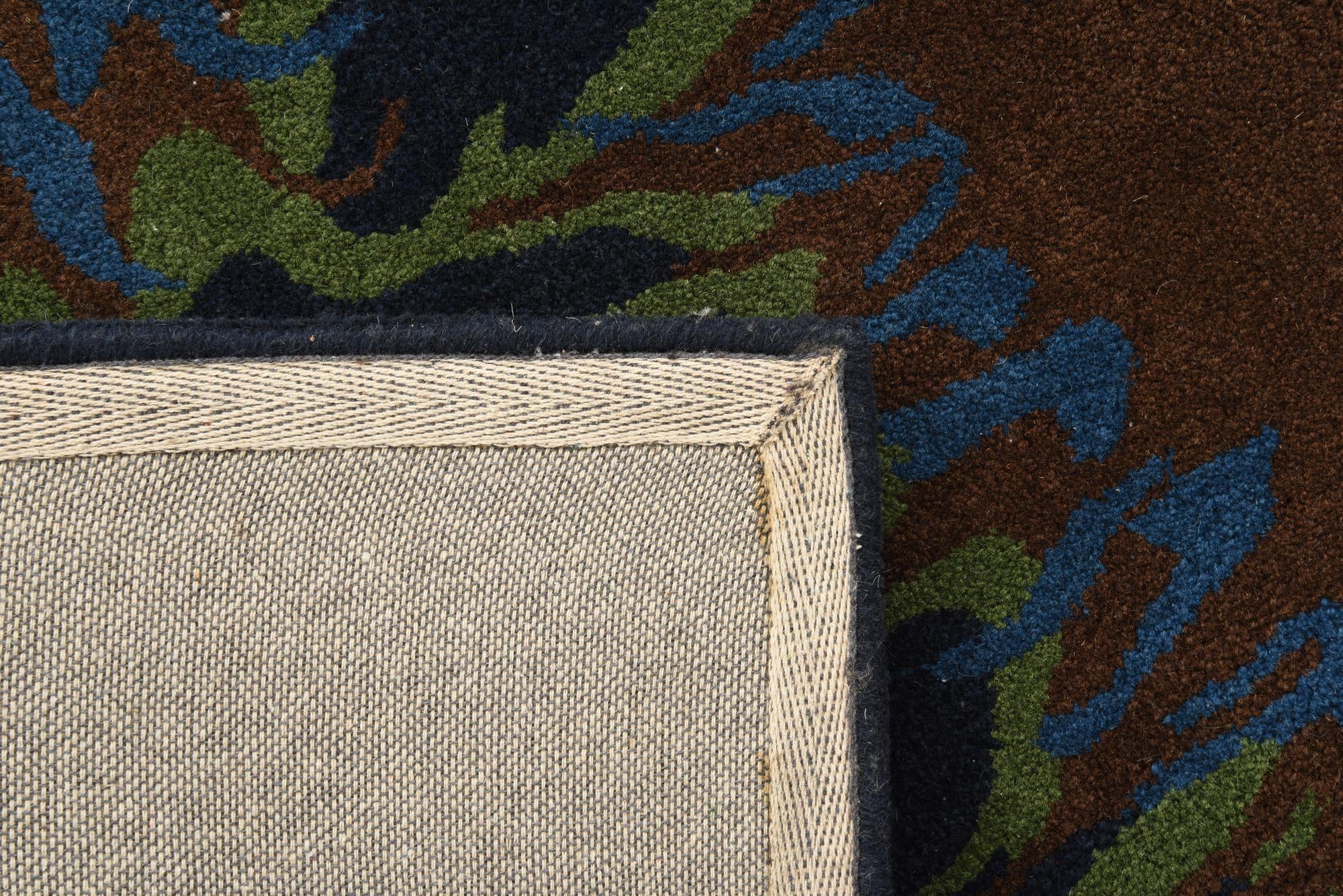 7' 5 x 7' 7 Luna Square Rug