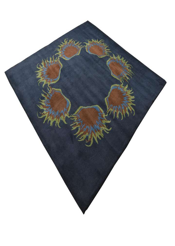 7' 6 x 7' 7 Luna Square Rug