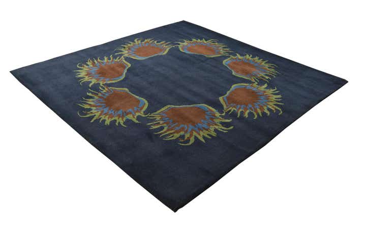 7' 6 x 7' 7 Luna Square Rug
