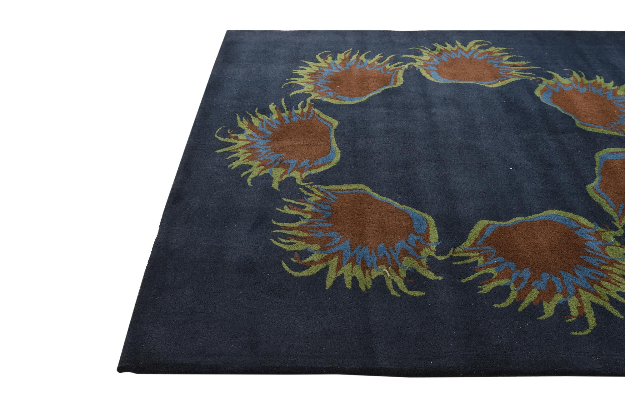 7' 6 x 7' 7 Luna Square Rug