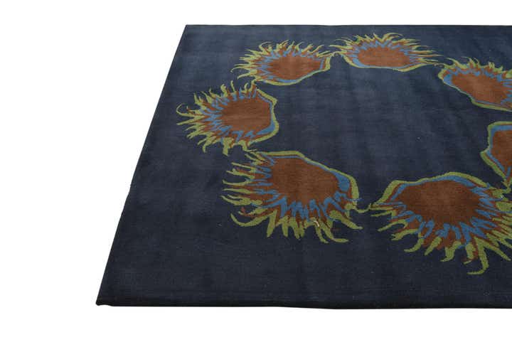 7' 6 x 7' 7 Luna Square Rug