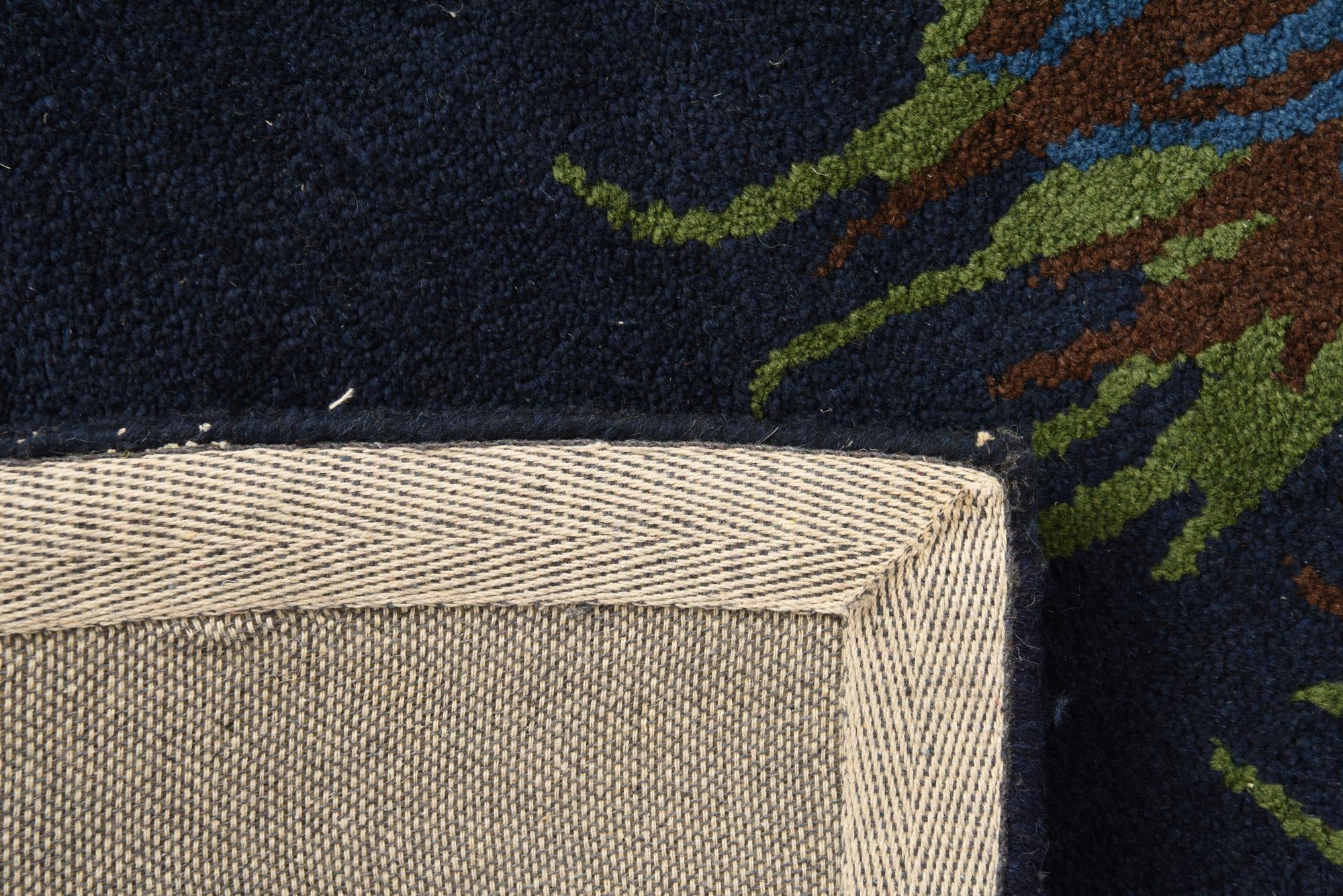 7' 5 x 7' 7 Luna Square Rug