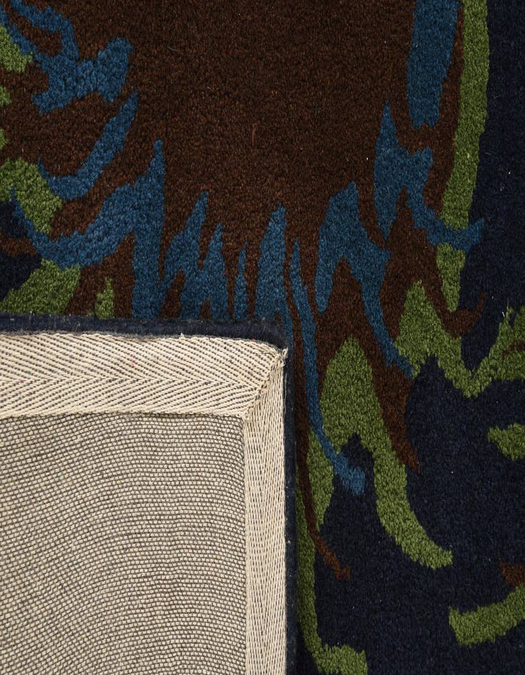 Detail image of 7' 6 x 7' 7 Luna Square Rug