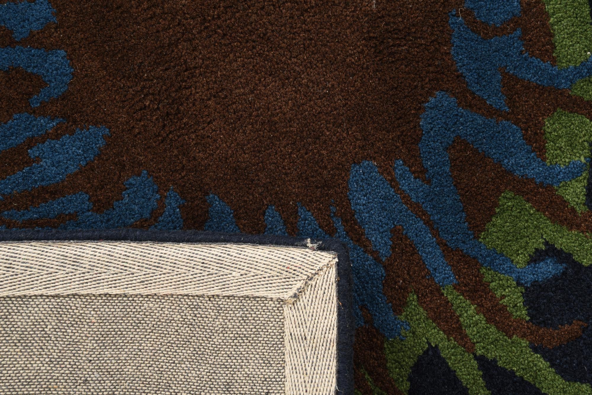 7' 5 x 7' 6 Luna Square Rug