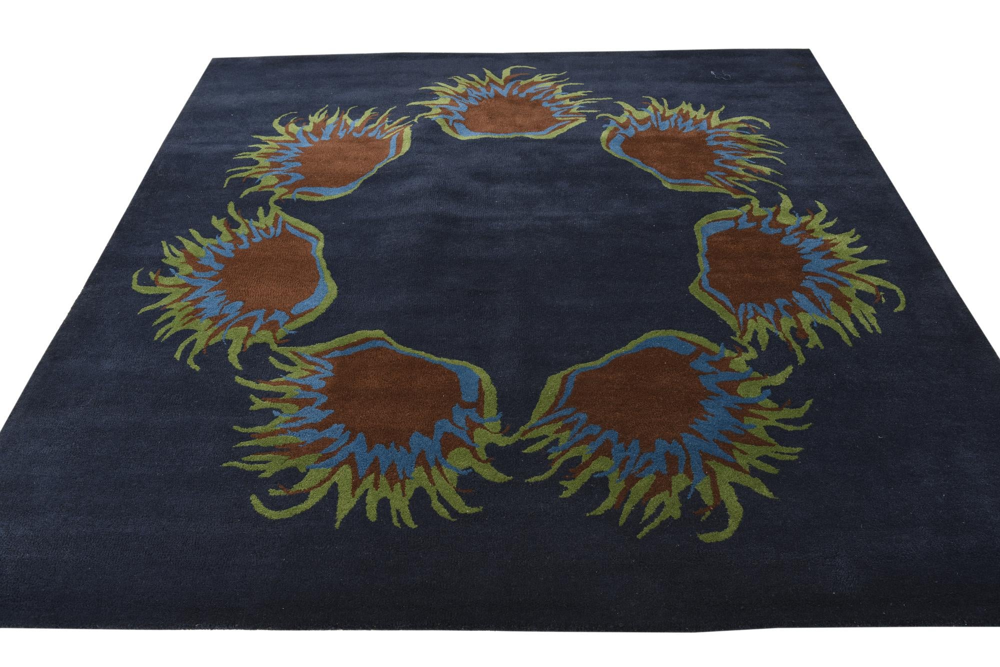 7' 6 x 7' 7 Luna Square Rug