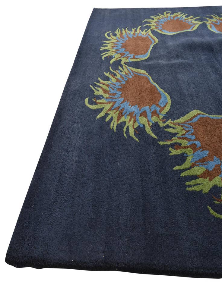 Detail image of 7' 6 x 7' 7 Luna Square Rug