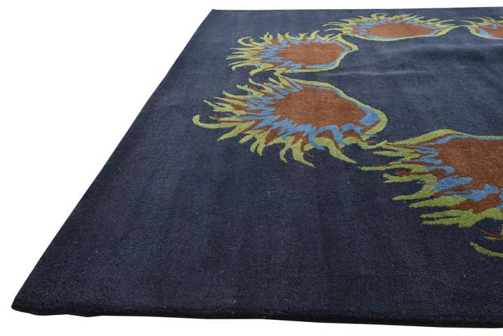 7' 6 x 7' 7 Luna Square Rug