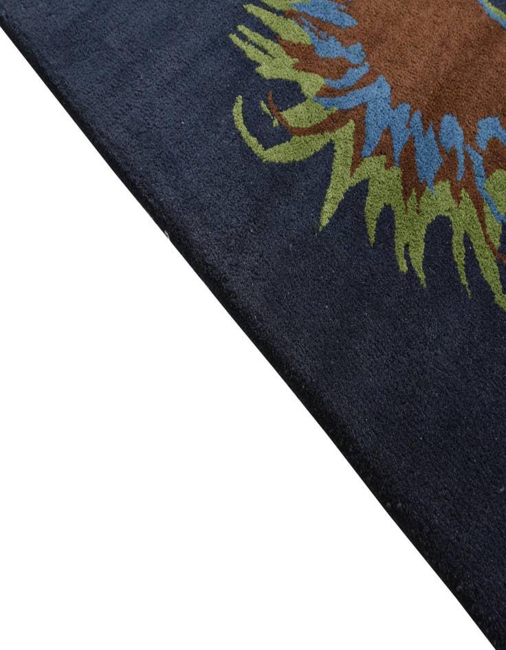 Detail image of 7' 6 x 7' 7 Luna Square Rug