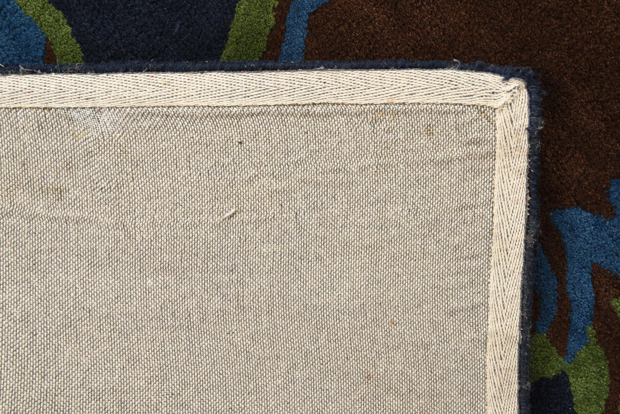 7' 6 x 7' 7 Luna Square Rug