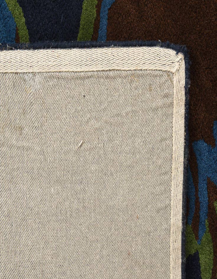 Detail image of 7' 6 x 7' 7 Luna Square Rug