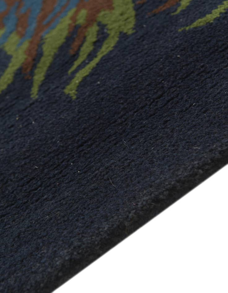 Detail image of 7' 5 x 7' 8 Luna Wool Square Rug