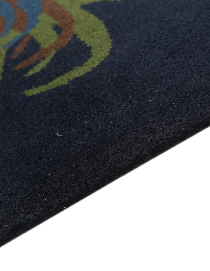 Detail image of 7' 5 x 7' 6 Luna Wool Square Rug