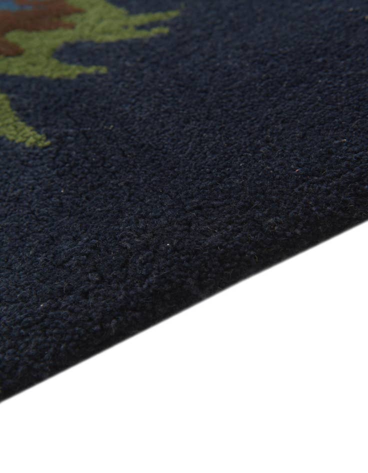 Detail image of 7' 6 x 7' 8 Luna Wool Square Rug