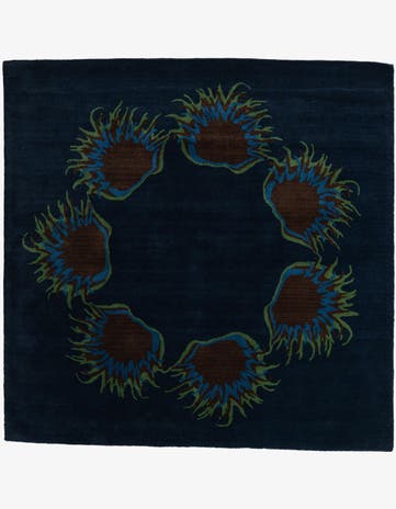 7' 6 x 7' 7 Luna Square Rug