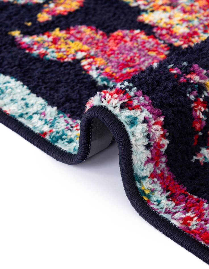 Detail image of 7' 10 x 7' 10 Madeline Square Rug