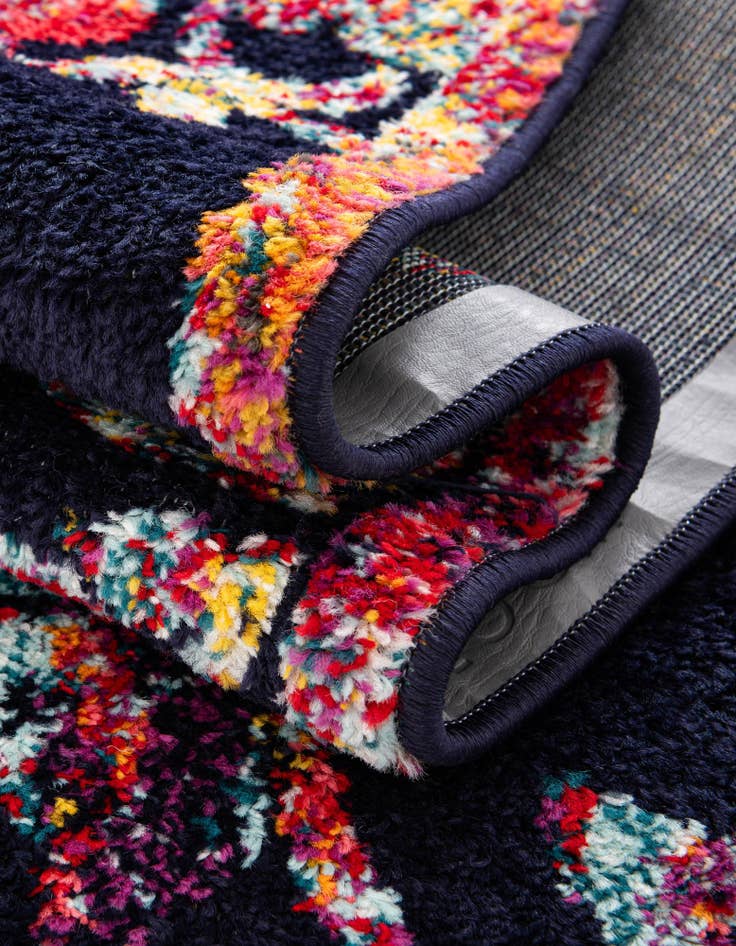 Detail image of 7' 10 x 7' 10 Madeline Square Rug