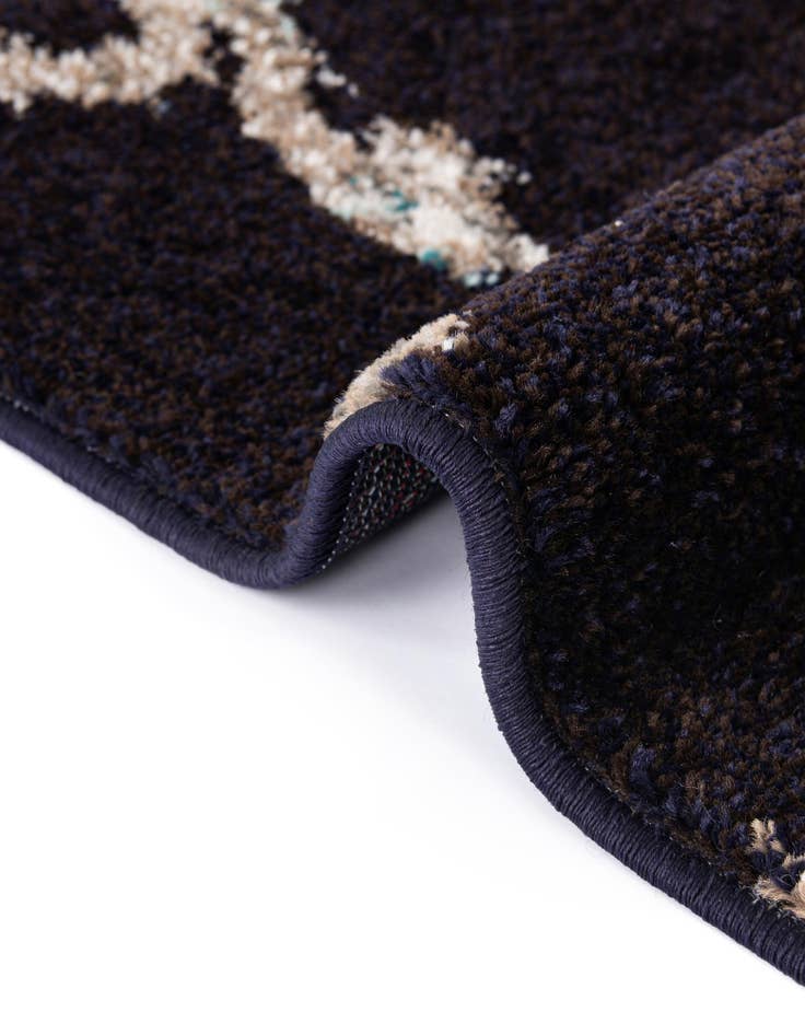 Detail image of 7' 10 x 7' 10 Madeline Square Rug