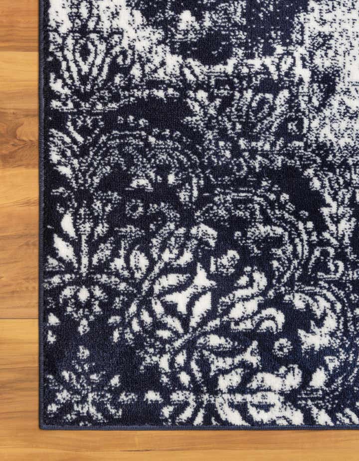 7' 10 x 7' 10 Monte Carlo Square Rug