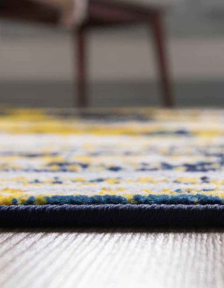 Detail image of 6' x 6' Monte Carlo Square Rug