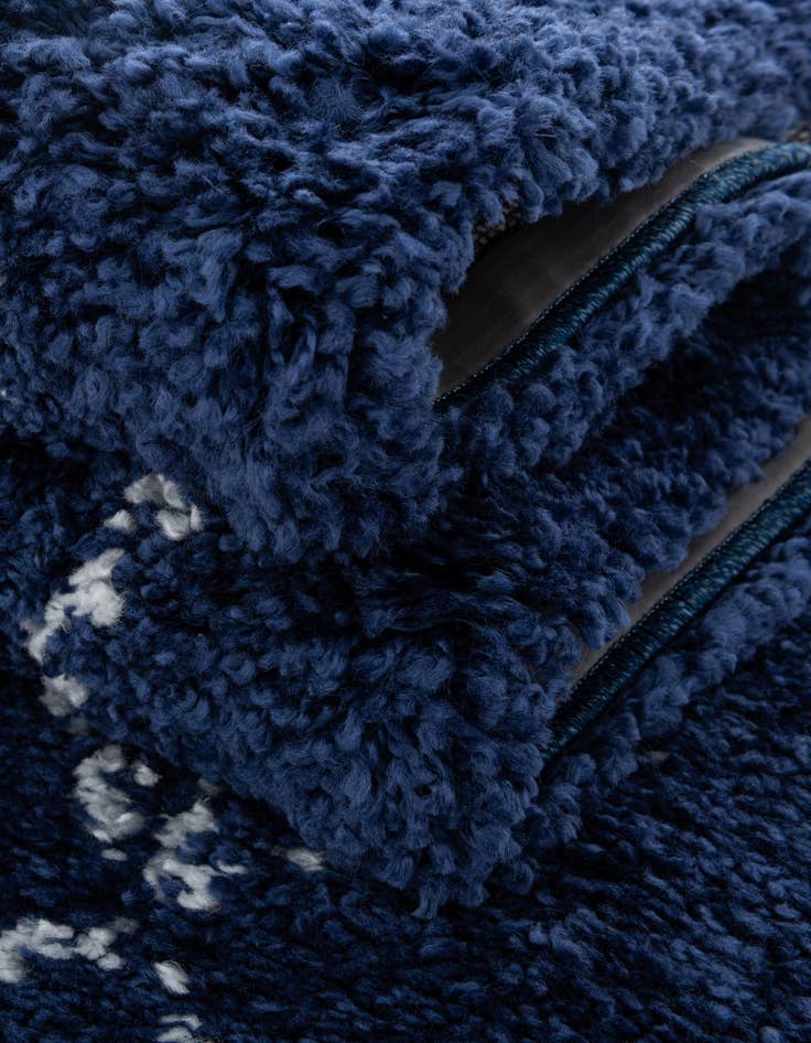 Detail image of 8' x 8' Moroccan Shag Square Rug