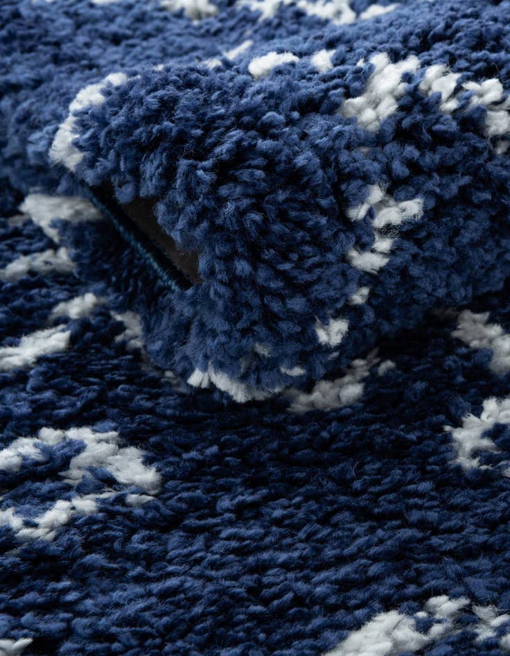 Detail image of 8' x 8' Moroccan Shag Square Rug