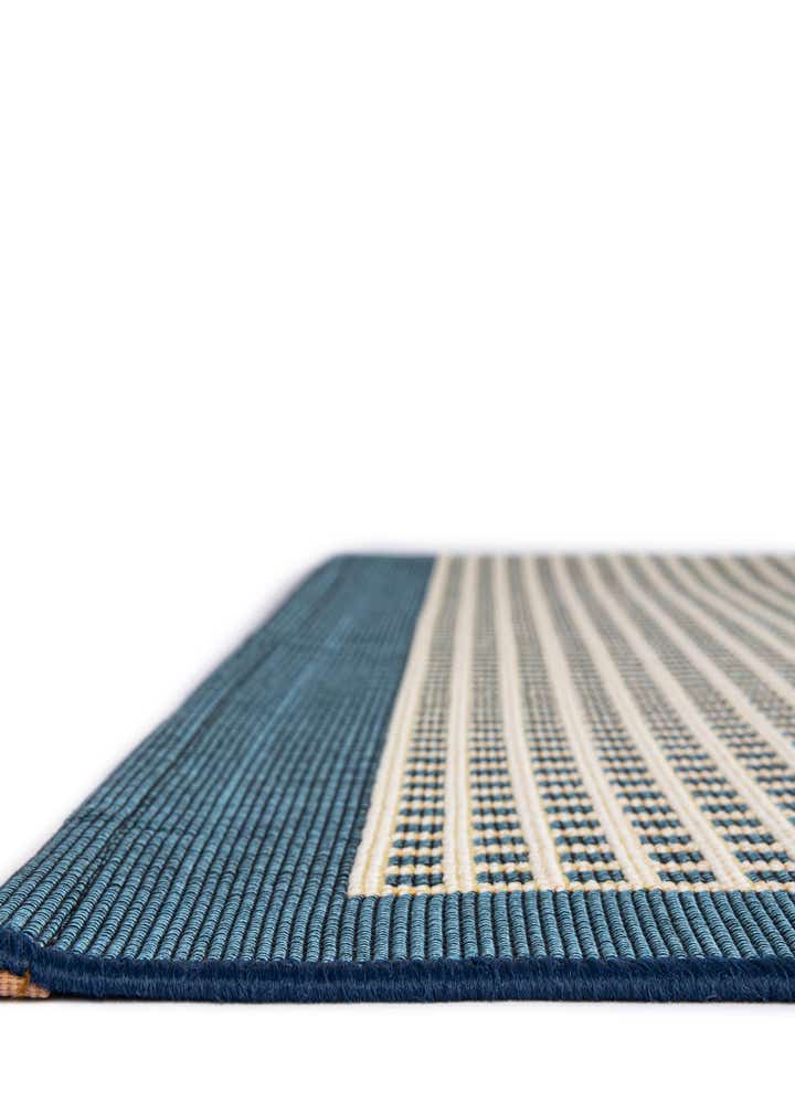 7' 10 x 7' 10 Easy-Clean Border Indoor / Outdoor Square Rug