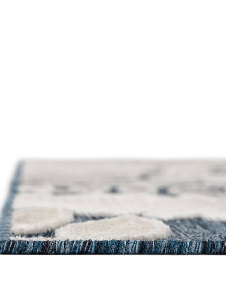 Detail image of 8' 2 x 8' 2 Easy-Clean Botanical Indoor / Outdoor Square Rug