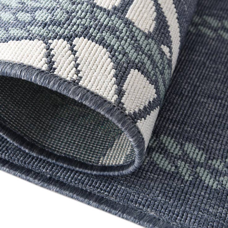 Detail image of 7' 10 x 7' 10 Easy-Clean Coastal Indoor / Outdoor Square Rug