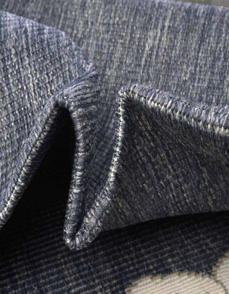 Detail image of 7' 10 x 7' 10 Easy-Clean Coastal Indoor / Outdoor Square Rug