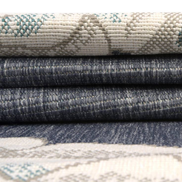 Detail image of 7' 10 x 7' 10 Easy-Clean Coastal Indoor / Outdoor Square Rug