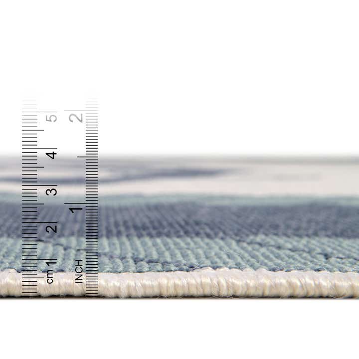 7' 10 x 7' 10 Easy-Clean Coastal Indoor / Outdoor Square Rug
