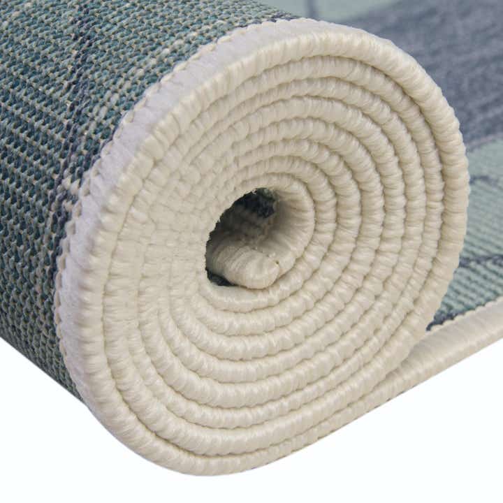 7' 10 x 7' 10 Easy-Clean Coastal Indoor / Outdoor Square Rug