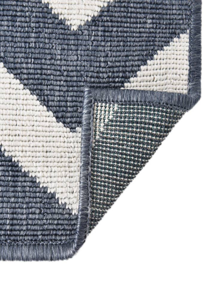 Detail image of 7' 10 x 7' 10  Washable Coastal Indoor / Outdoor Square Rug
