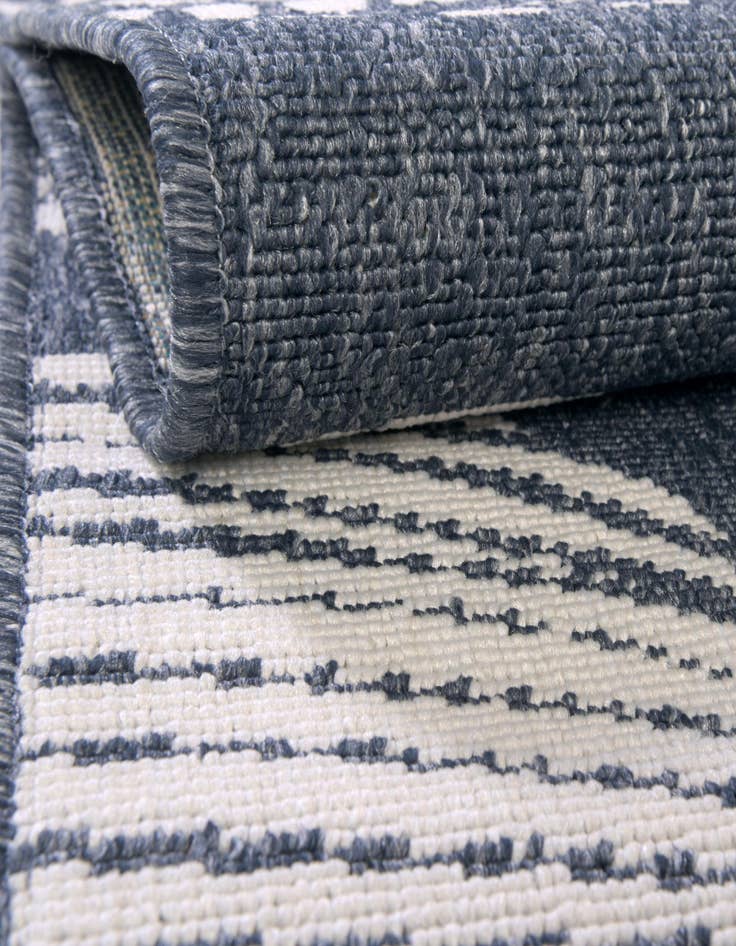 Detail image of 7' 10 x 7' 10  Washable Coastal Indoor / Outdoor Square Rug