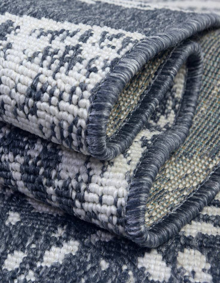 Detail image of 7' 10 x 7' 10  Washable Coastal Indoor / Outdoor Square Rug