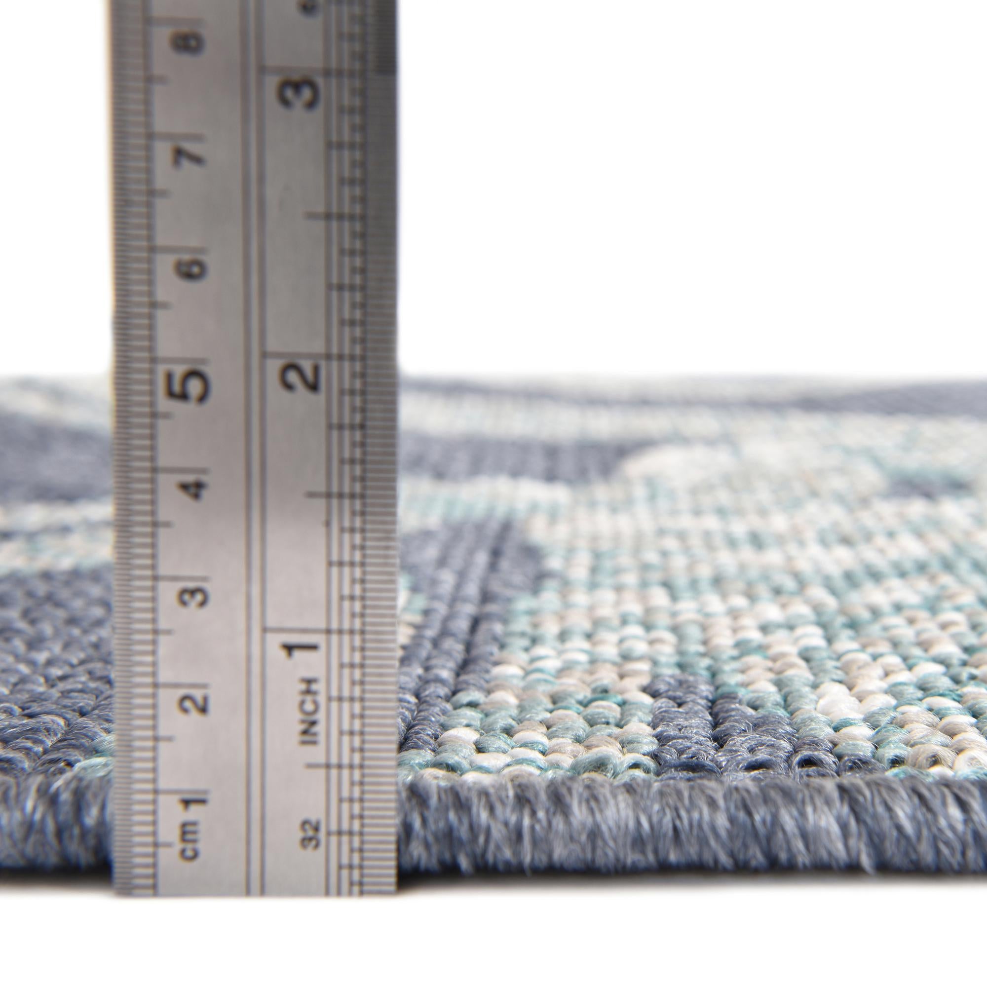 7' 10 x 7' 10 Easy-Clean Coastal Indoor / Outdoor Square Rug