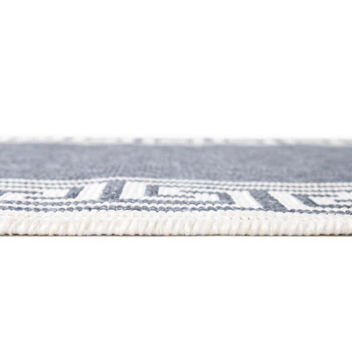 7' 10 x 7' 10 Easy-Clean Coastal Indoor / Outdoor Square Rug