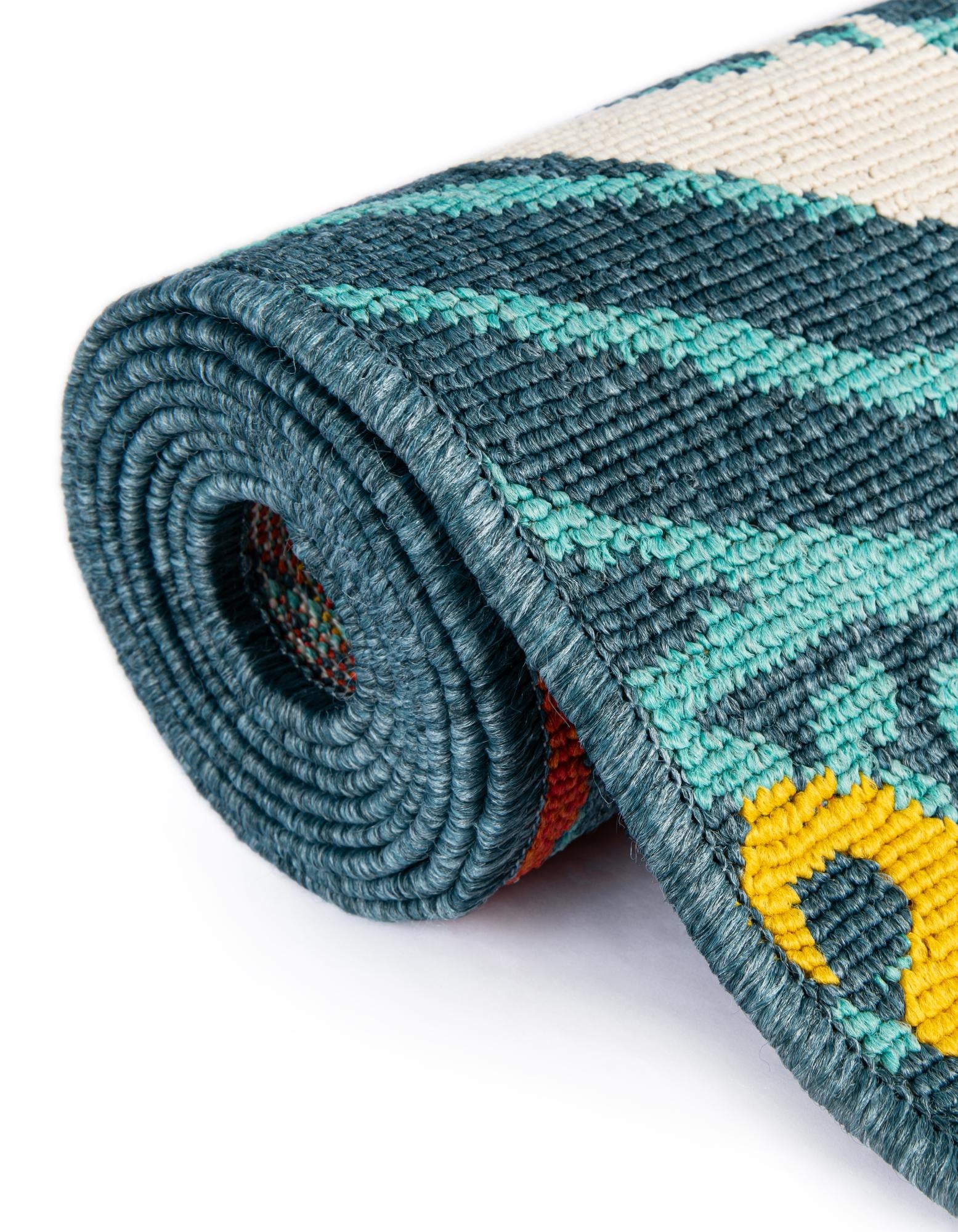 7' 10 x 7' 10 Easy-Clean Coastal Indoor / Outdoor Square Rug